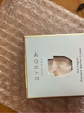 Byroe New York Oat Yogurt Moisture Barrier Cream - White